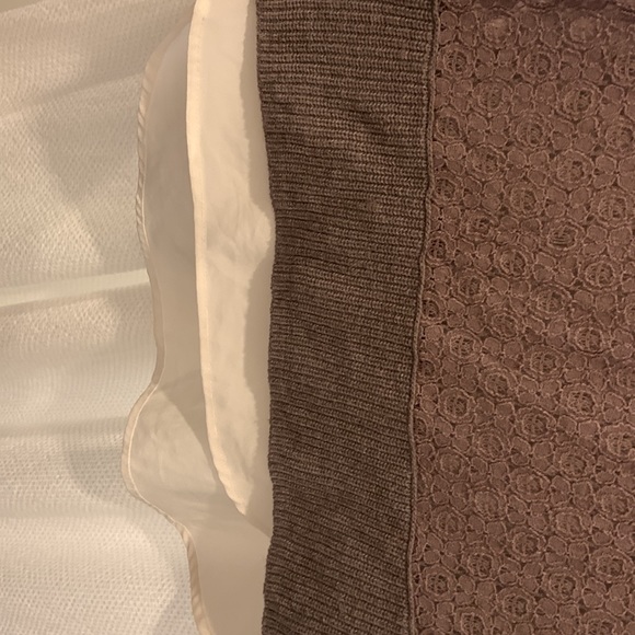 Women’s size Small EUC turtleneck sweater with blouse underlay. Simply Vera - Picture 3 of 5